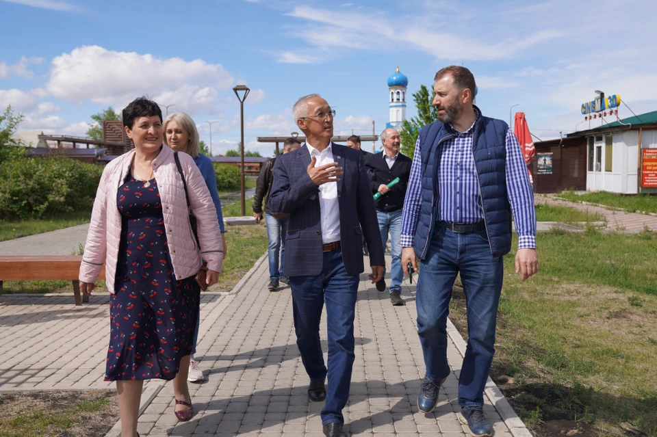 Александр Ведерников и Владимир Орноев обсудили развитие Свирска.