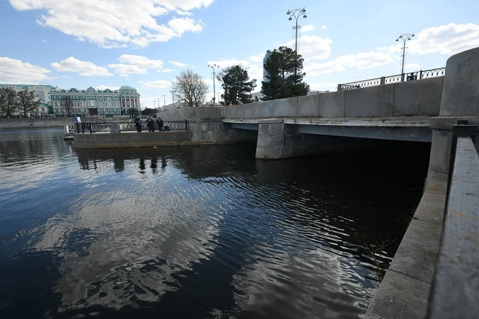 Плотина городского труда нуждается в ремонте