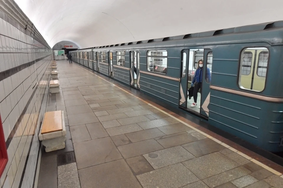 Новосибирец хотел проехать в метро за стихи Пушкина, но потерпел неудачу.