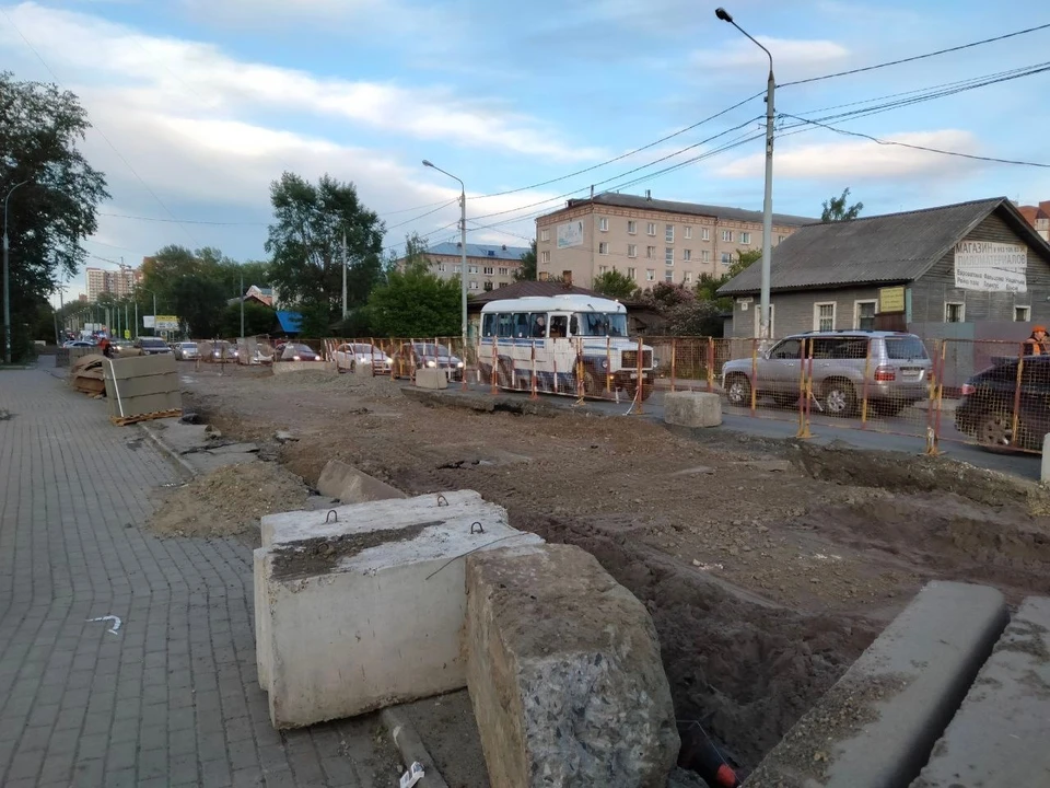 В Томске компания "Томскводоканал" не завершила ремонт на Сибирской к обещанному 10 июня. Фото: Елена Белоусова/"МК в Томске"