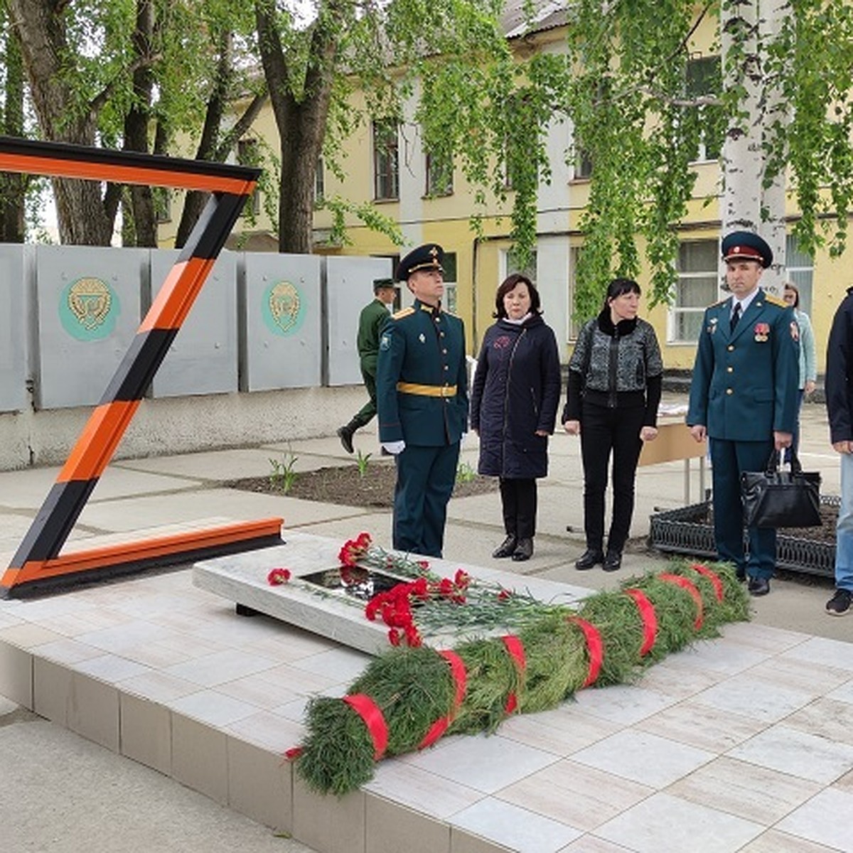 В Екатеринбурге появился новый символ-памятник в виде буквы Z - KP.RU