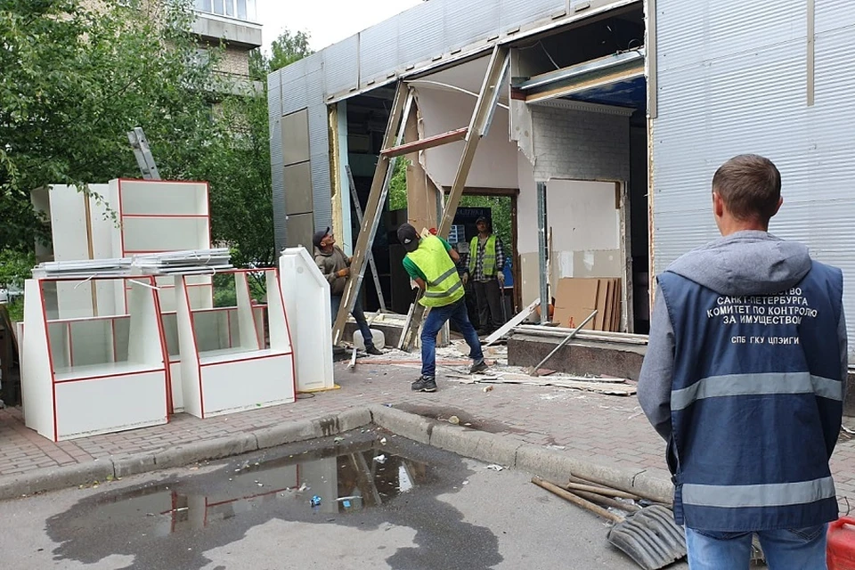 На Металлистов разобрали на металл мини-рынок. Фото6 ККИ СПб