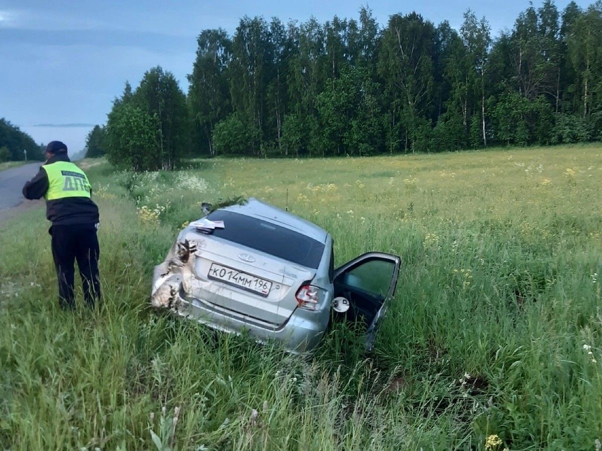 На Свердловской трассе 47-летний водитель Lada Granta улетел в кювет и  разбился насмерть - KP.RU