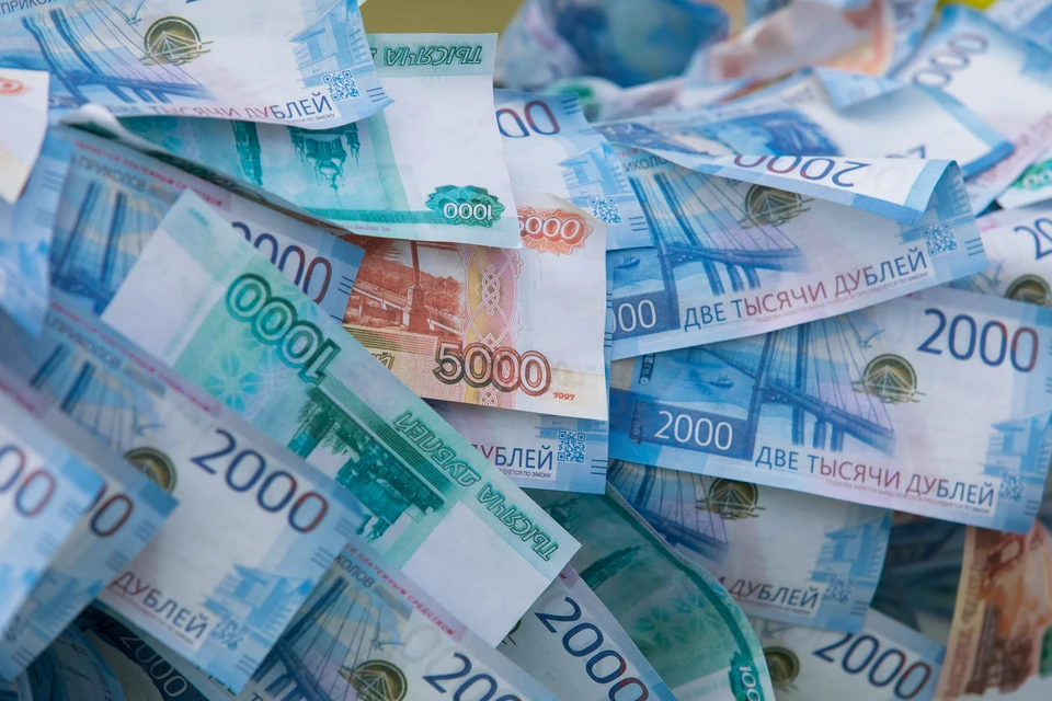 Экономист Брагин заявил, что ослабление рубля до 70-80 за доллар не обойдется без последствий