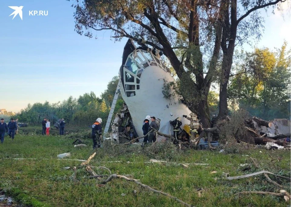 Самолет разбился под Рязанью, в нем летели военные из Оренбурга. Фото - КП - Оренбург