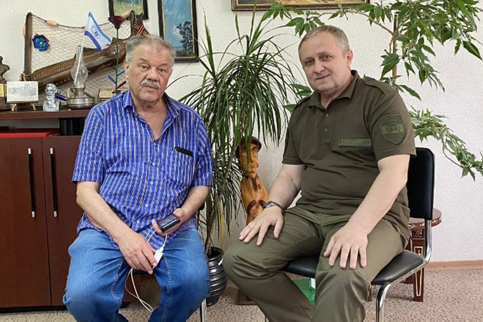 Прежде чем отправиться из Луганска в Москву, политический обозреватель KP.RU Александр Гамов решил побывать в «самом мирном« ведомстве республики