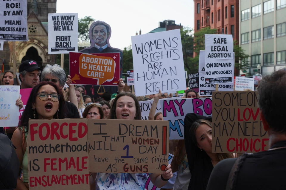 В США начались массовые протесты из-за запрета абортов