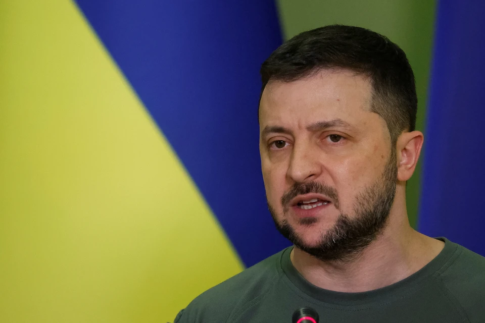 Историк Хомский заявил ,что США не стали реагировать на угрозы убийства Зеленского за мир в Донбассе
