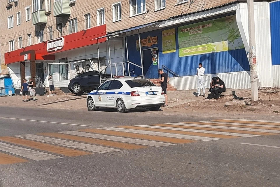 Chevrolet Cruze жестко наехал на крыльцо магазина в Скопине. Фото: Артем Дьячков | Скопин.ИНФО.