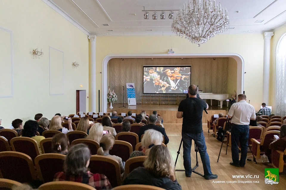 Оформление концертного зала в музыкальной школе