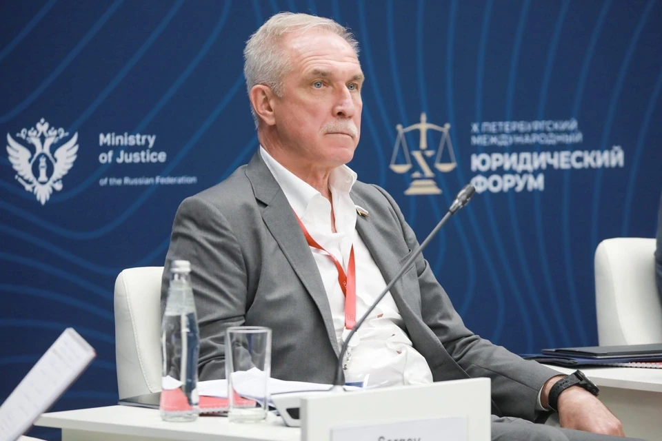 Как оказалось, экс-губернатор скучает по… воде.