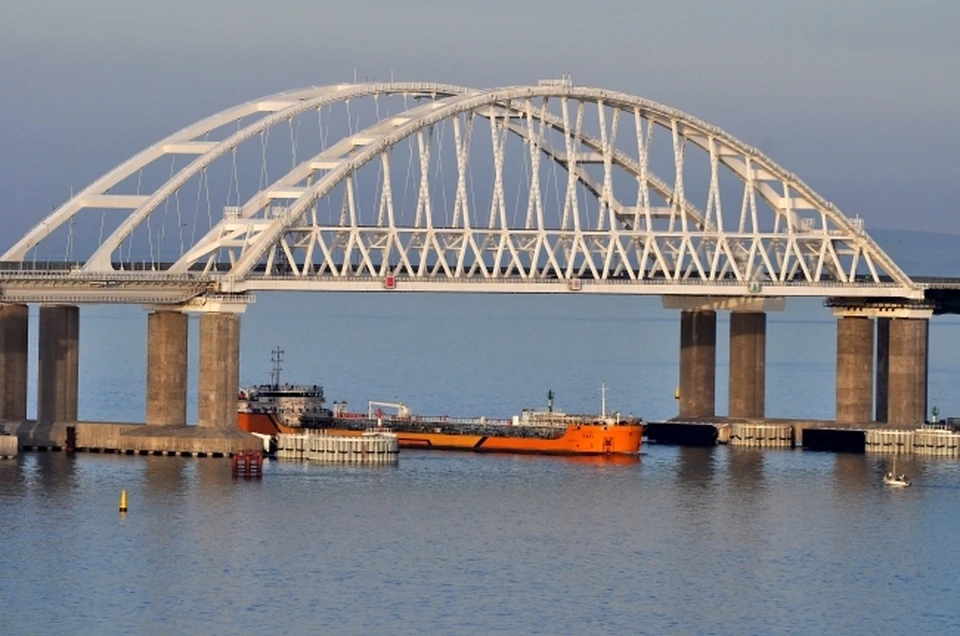 На Крымском мосту произошло ДТП.