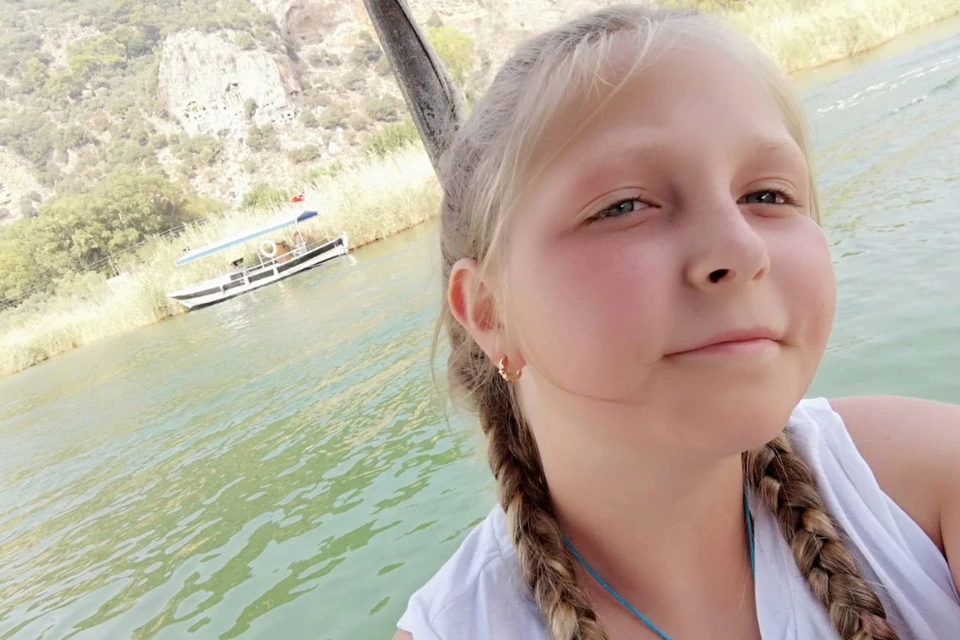 СК практически завершил расследование гибели 12-летней Алисы Адамовой в бассейне турецкого отеля. Фото: СОЦСЕТИ