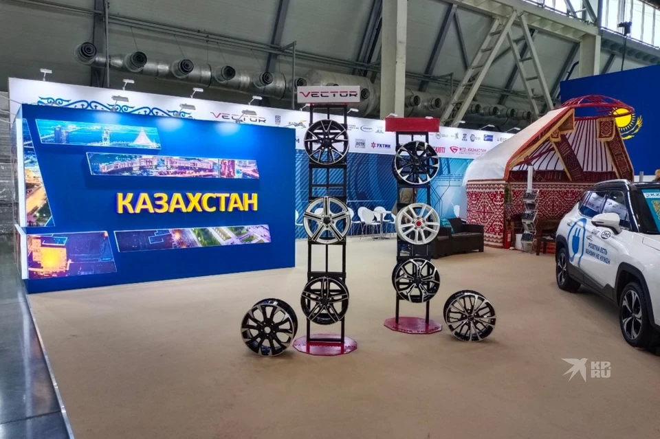 Многие посетители не успели сфотографироваться с экспонатом
