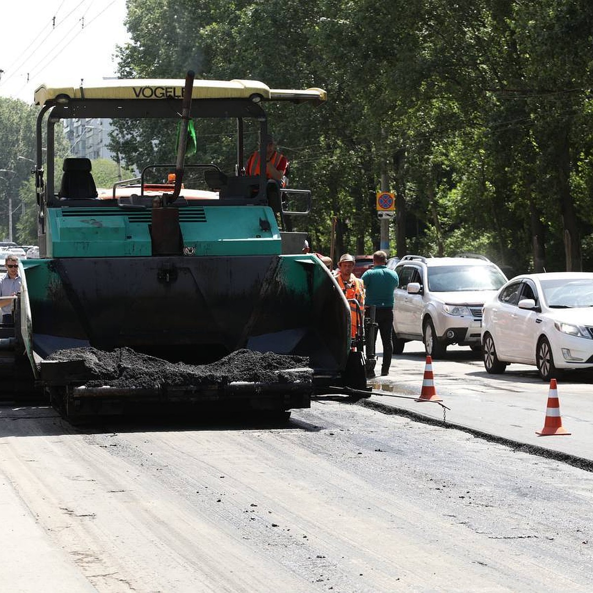 В Ульяновске начали ремонтировать дорогу с добавлением пластика в асфальт -  KP.RU