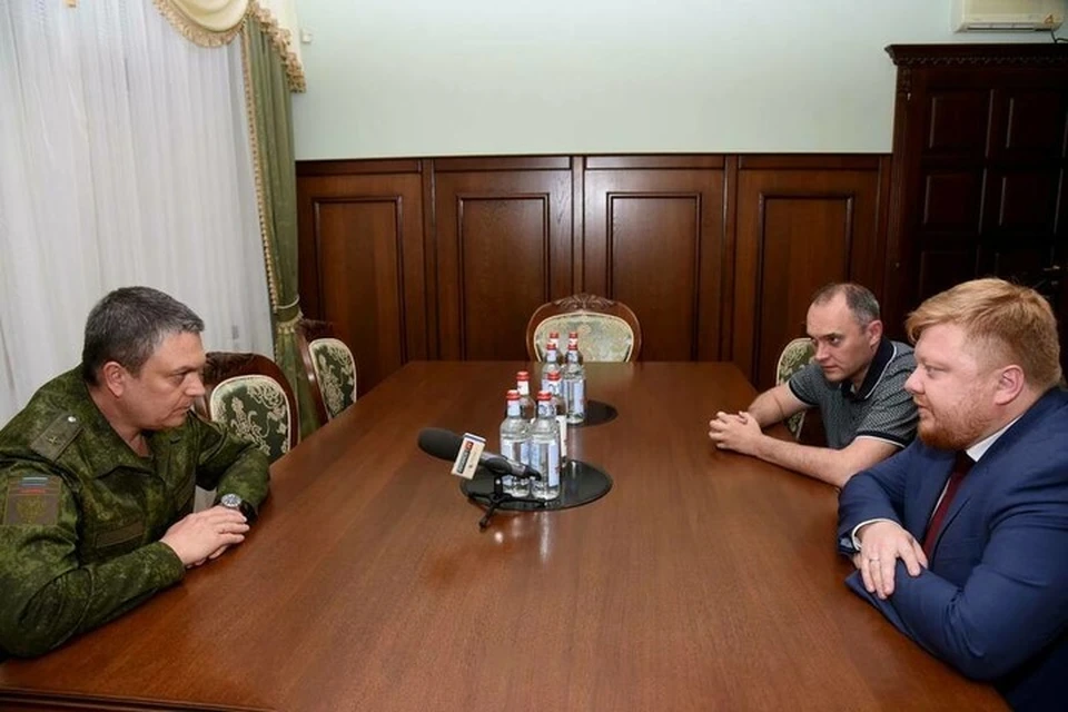 Глава ЛНР Леонид Пасечник встретился с министром образования и науки Иваном Кусовым. Фото: АГ ЛНР