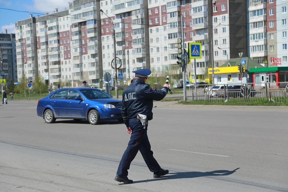 У задержанного при себе не было личных документов и свидетельства о регистрации транспортного средства.