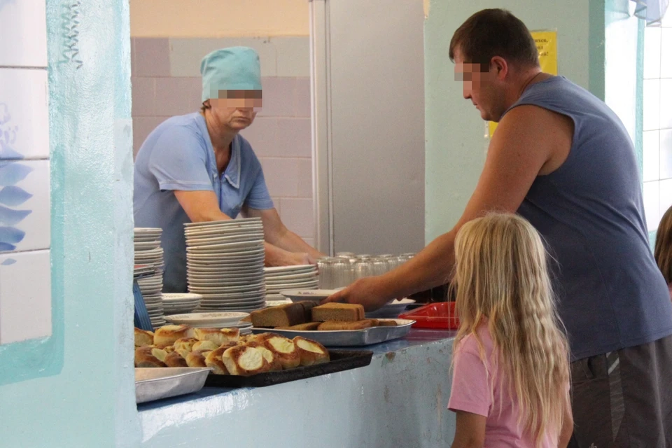 Бывшего повара кафе в Новороссийске ужаснули условия на кухне и отношение начальства к посетителям.