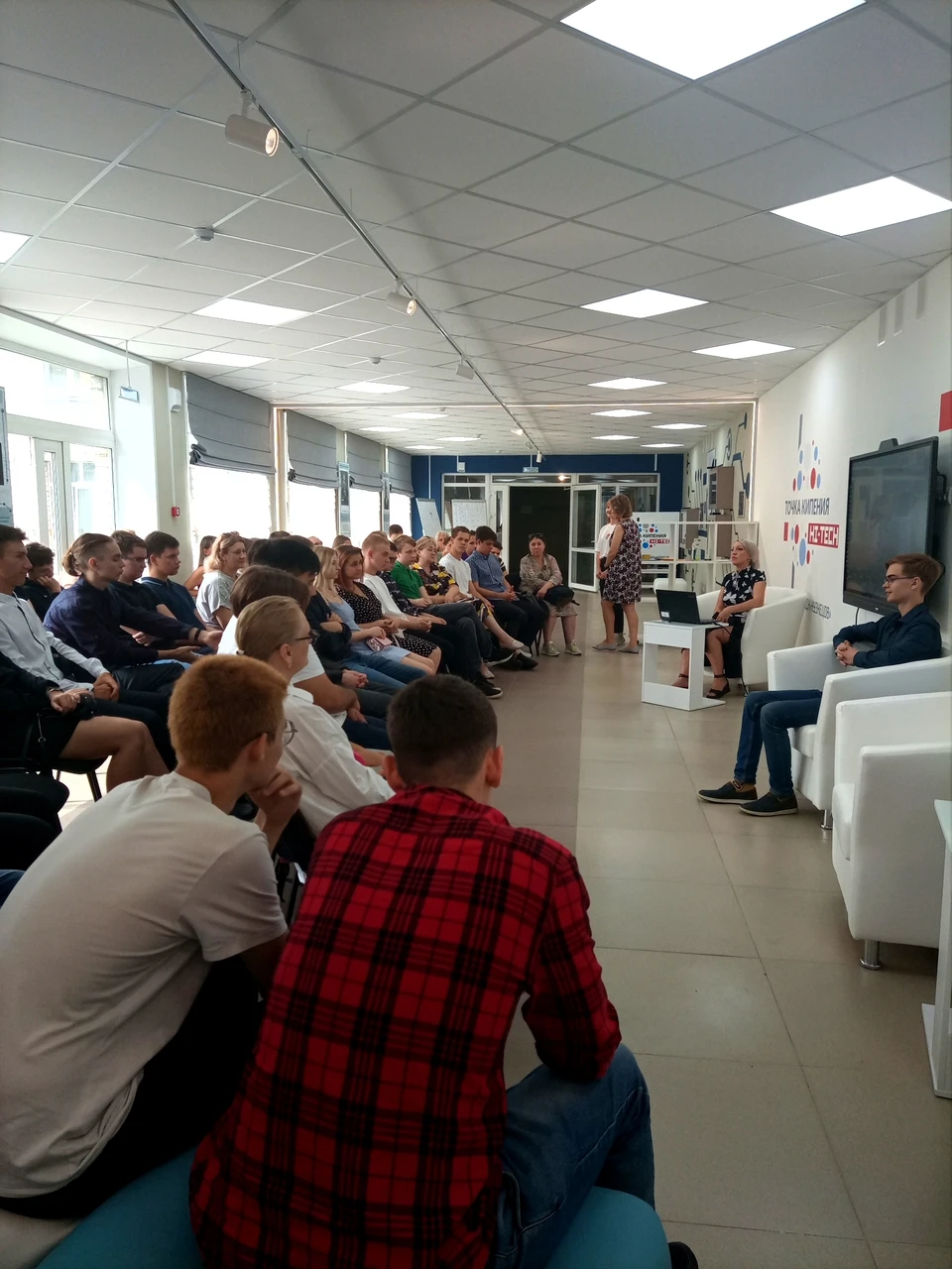 Абитуриенты обсудили программу с действующими студентами "Крыльев Ростеха"