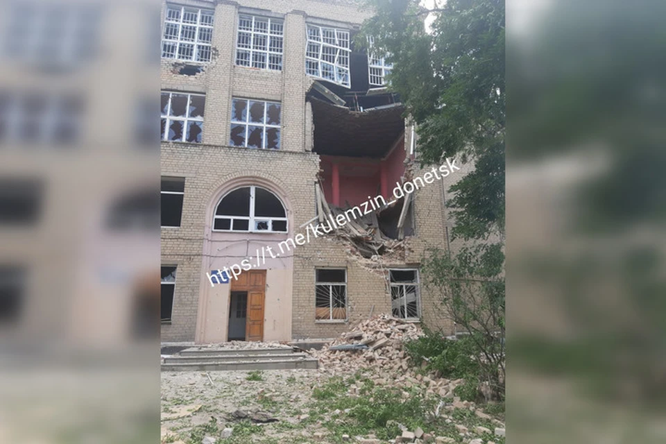 Последствия прямого попадания в школу в Александровке. Фото: ТГ/Кулемзин