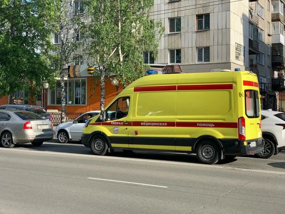 Пострадавший был передан сотрудникам скорой помощи.