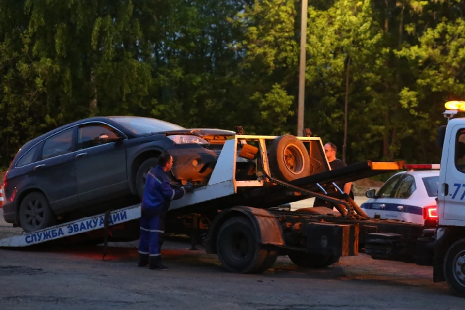 За два дня эвакуировали 17 автомобилей, припаркованных с нарушениями правил. Фото: Госавтоинспекция Кировской области