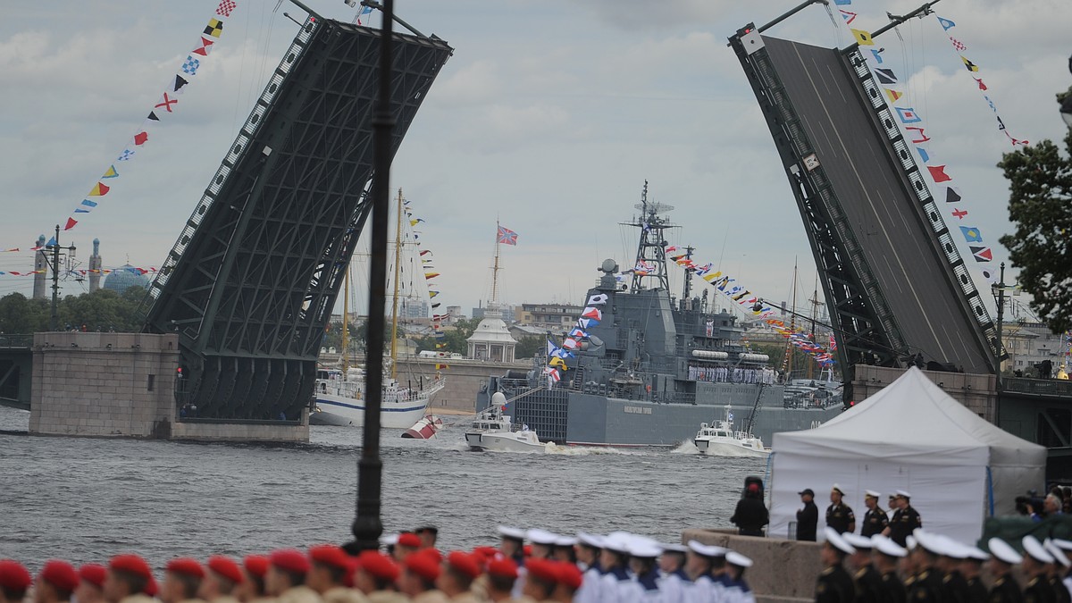 Репетиция дня вмф в санкт петербурге 2024. Парад ВМФ В Санкт-Петербурге 2022. Репетиция ВМФ Санкт-Петербург 2022. 28 Июля ВМФ СПБ. Парад ВМФ В Санкт-Петербурге 2021.