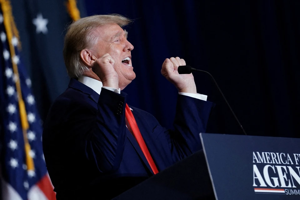 Трамп признался, что США стоят на коленях и терпят историческое унижение