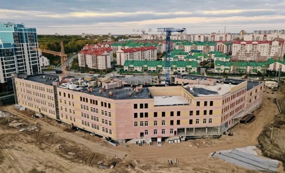 В Смоленске новый подрядчик достроит школу на 1100 мест в Соловьиной роще. Фото: страница микрорайона Соловьиная роща в соцсетях.