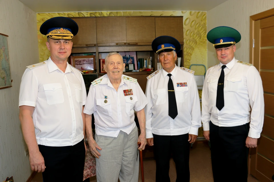 Виктор Тупиков был рад гостям.