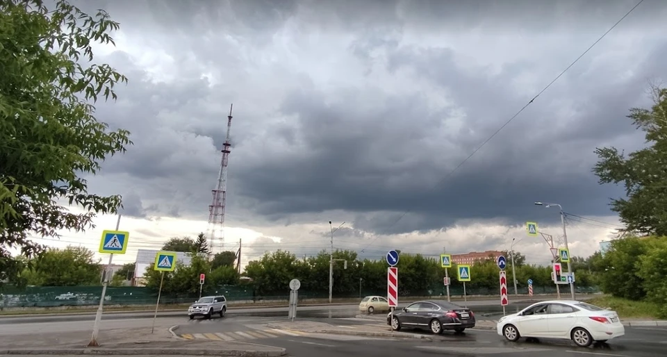 В Томске из-за июльских дождей не докрасили телебашню. Фото: 2ГИС.