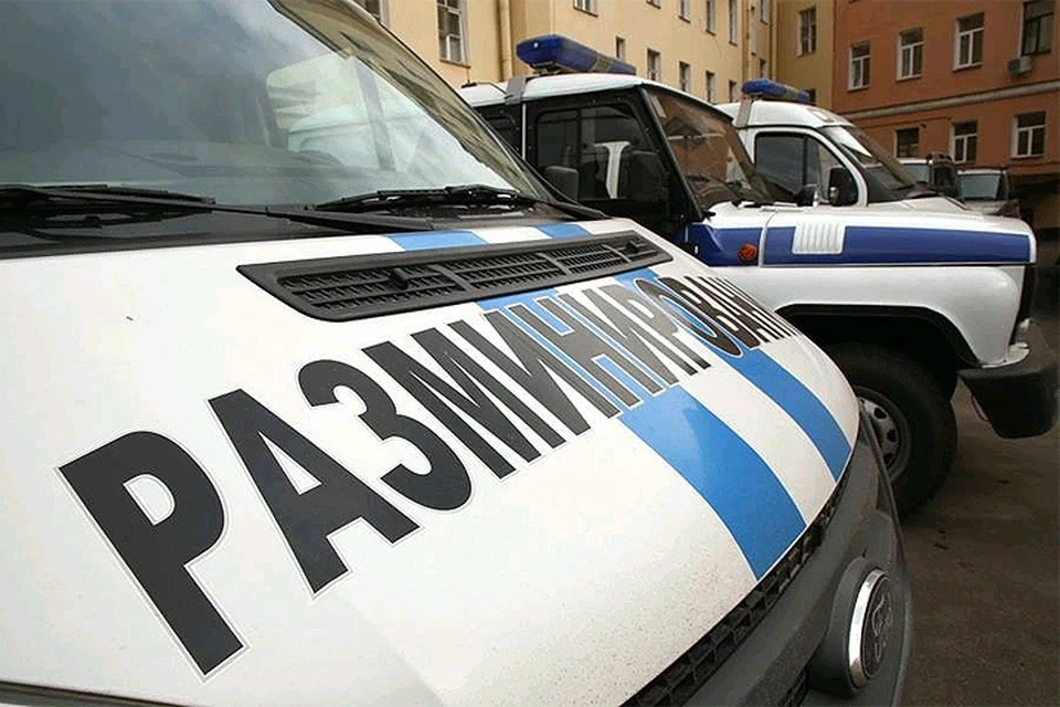 В Москве у входа на станцию «Парк культуры» на мусорной урне нашли подозрительный предмет, территория оцеплена