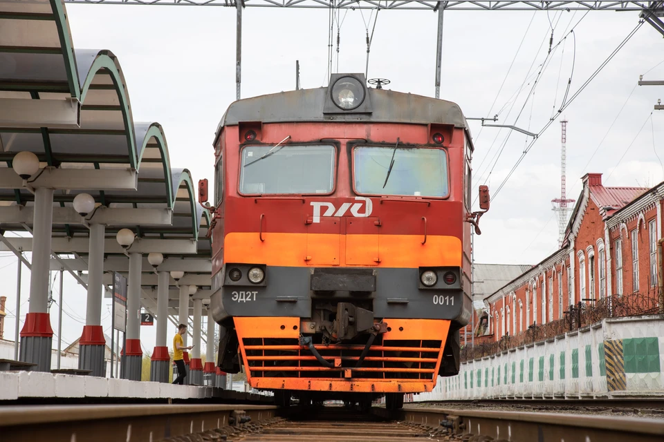 Электричка пермь кишерть завтра. Поезд пермь2 Тоннельная. Поезд Пермь 2 - ст. Кын. Поезд Пермь Сургут. Остановки электрички Кунгур Пермь 2.