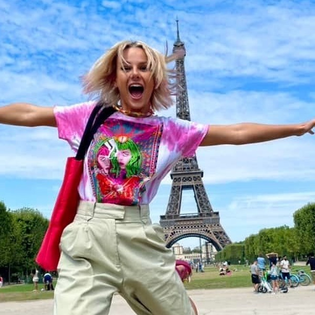 Экс-ведущая ОНТ Анжелика Пушнова выложила яркие фото из отпуска во Франции  - KP.RU
