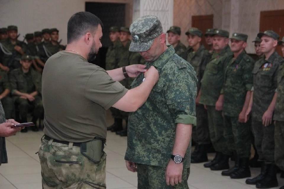 Глава ДНР наградил бойцов мотострелковой бригады за массовый героизм и отвагу. Фото: пресс-служба Главы ДНР