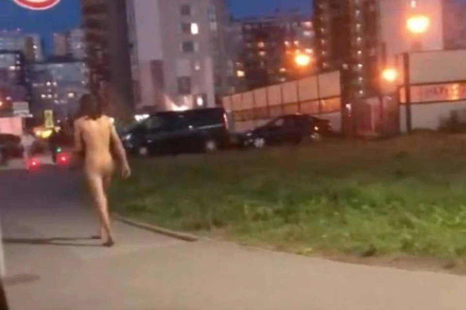 Имидж ничто: в Волжском полностью голый мужчина пришел в магазин за водкой