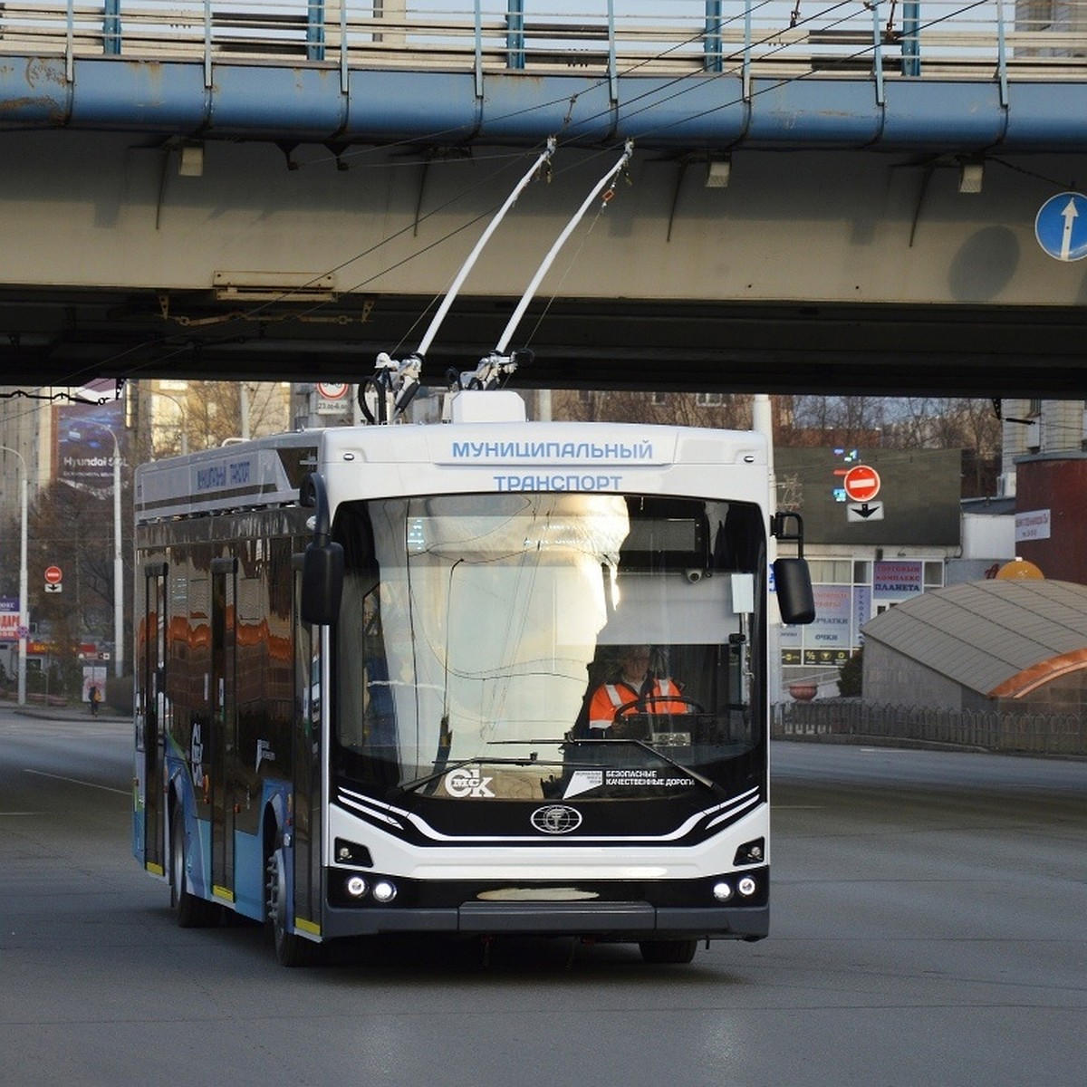 На Левобережье Омска для улучшения транспортной доступности запустят новые  троллейбусы «Адмирал» - KP.RU