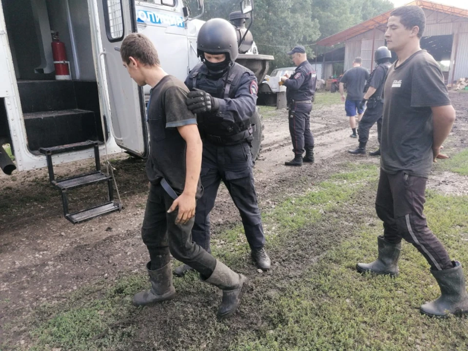 Силовики провели в Рязани и области масштабные рейды. Вот кого они обнаружили.