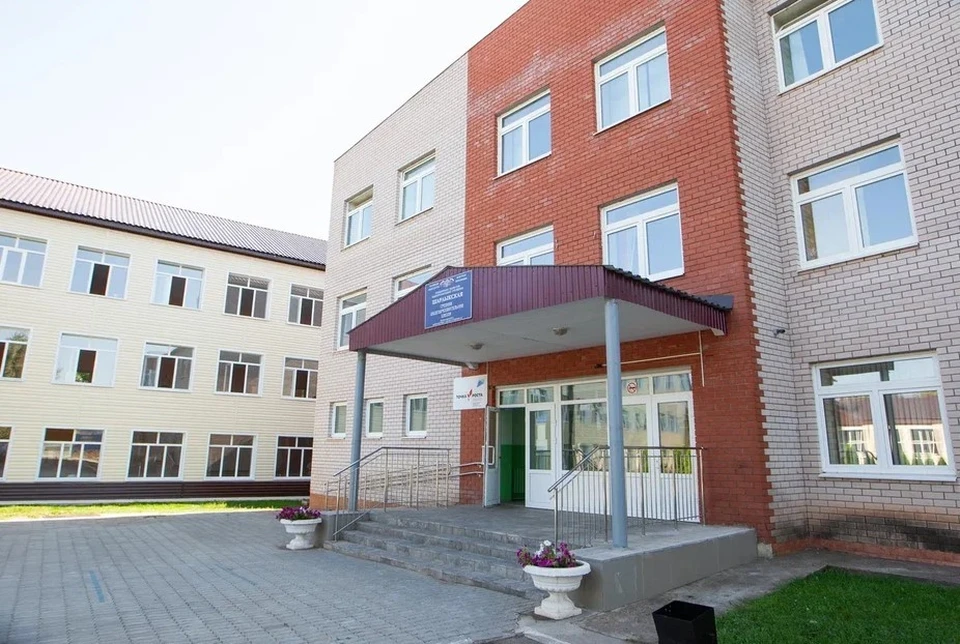 В самой большой школе Шарлыка — второй — обучаются 702 воспитанника