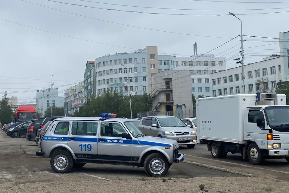 В Якутске по горячим следам полицейские задержали подозреваемых