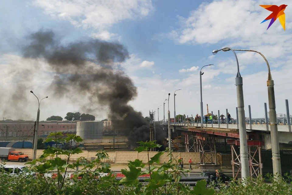 В Минске 18 августа горел экскаватор дорожных служб. Фото: читатель "КП"