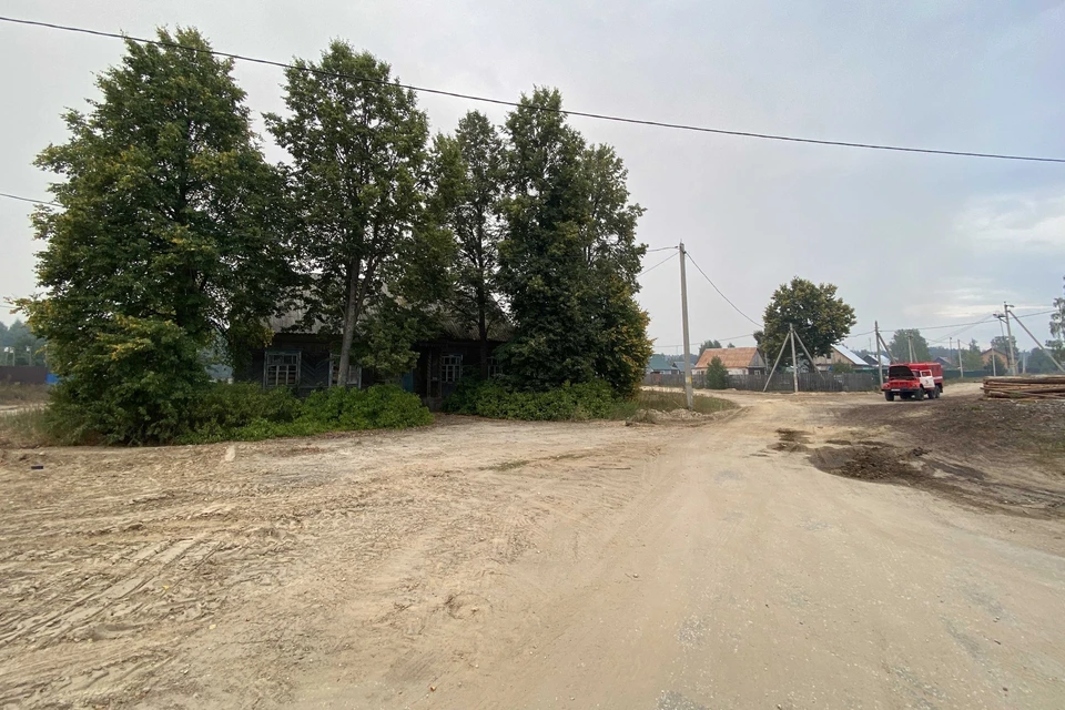 Жители деревни Деулино, одной из ближайших к очагам, предупреждали о лесном пожаре ещё две недели назад.