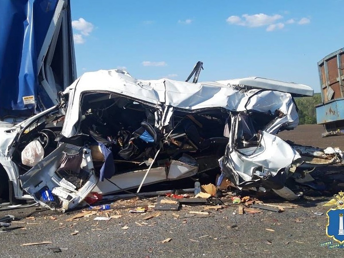 Фото и видео с места аварии на трассе М5 – Урал в Николаевском районе  Ульяновской области 21 августа 2022 года - KP.RU