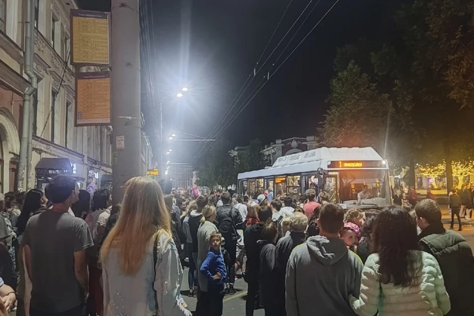 Общественный транспорт в День города Ярославля был набит битком. ФОТО: группа "Подслушано в Ярославле" ВКонтакте