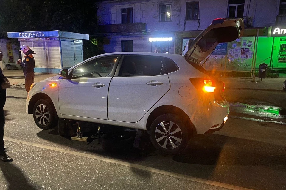 KIA насмерть сбила пешехода на улице Октябрьской в Рязани.