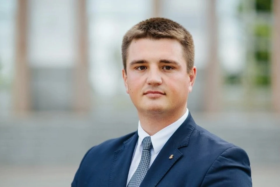 Председатель городского комитета по делам молодежи Александр Штебнер