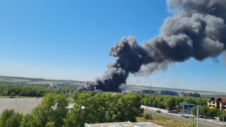 В Донецке горит «Галактика»