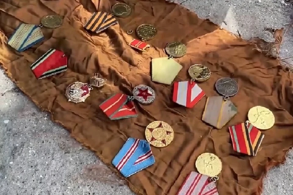 Похищенные награды будут возвращены владелице. Фото: скрин из видео УМВД по Севастополю