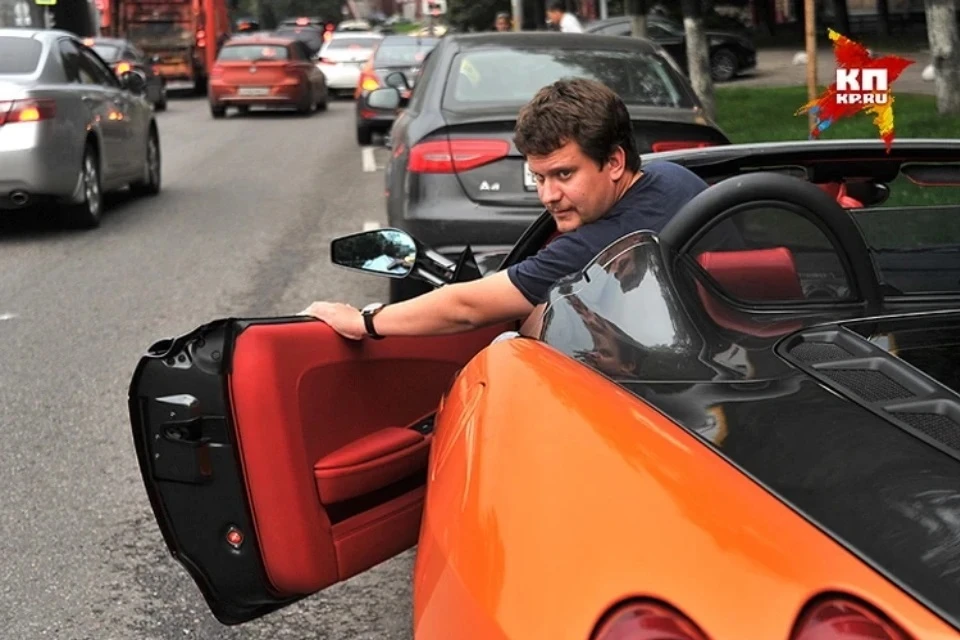 Участие в автопробеге элитных авто в Москве стоило 299 тысяч рублей