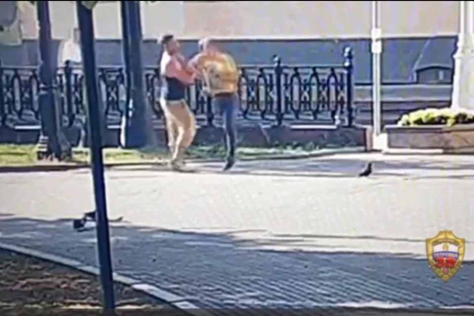 Нападавший ударил приезжего по голове, отчего тот потерял сознание